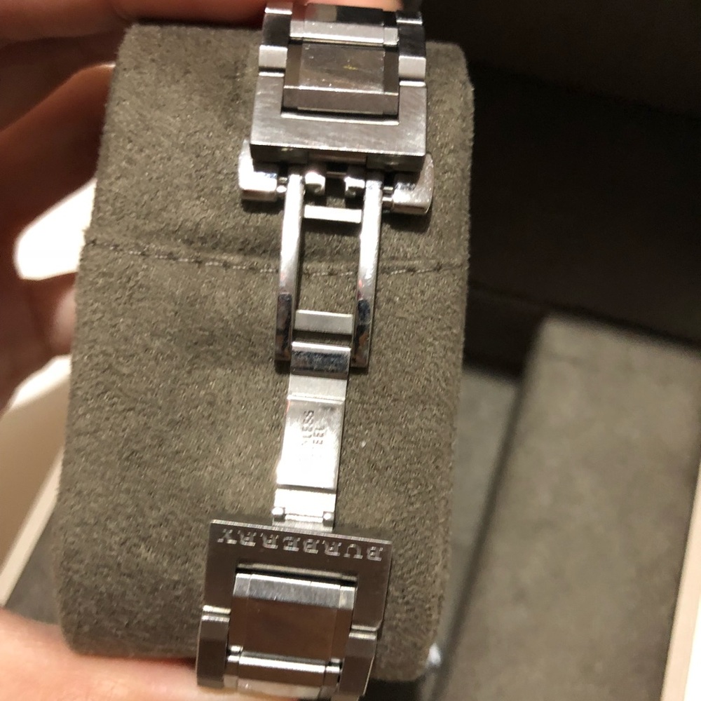 Burberry watch unisex - Picture 4 of 8